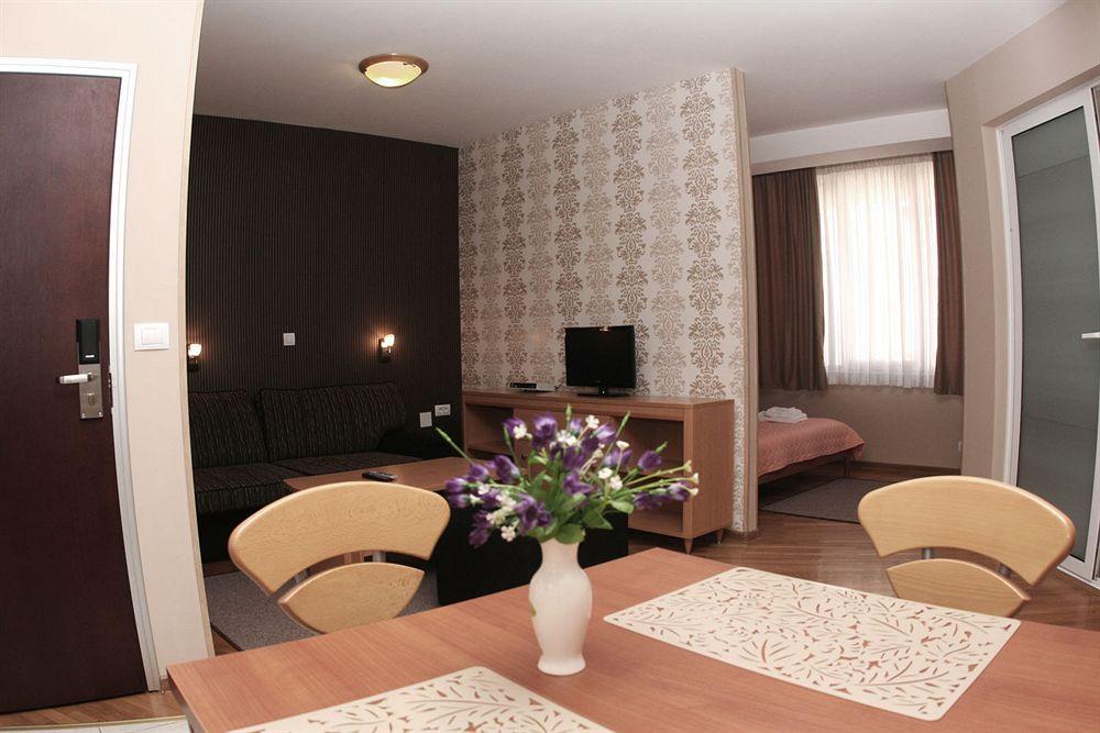 Hotel Orange Inn Szkopje Kültér fotó