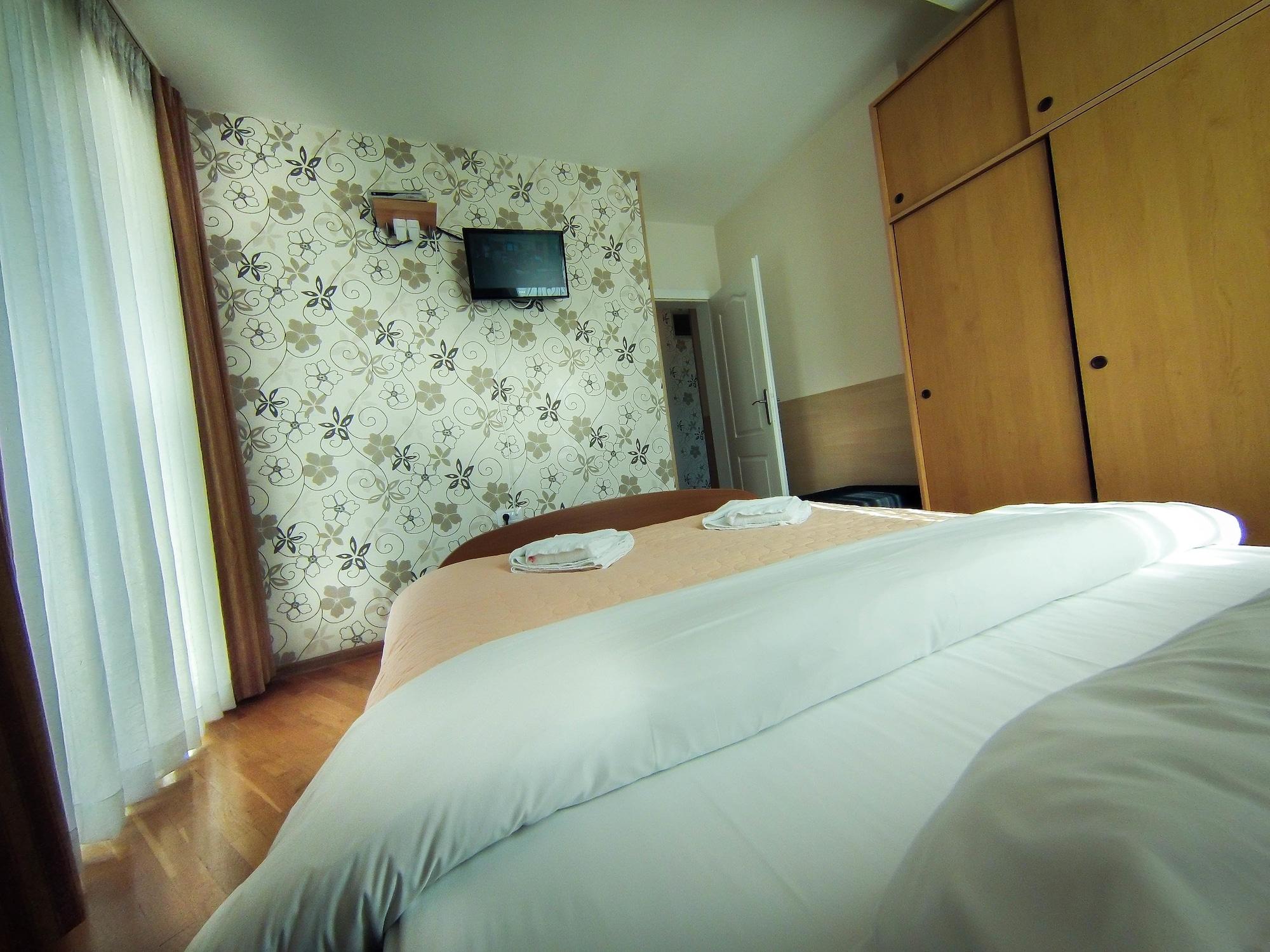 Hotel Orange Inn Szkopje Kültér fotó