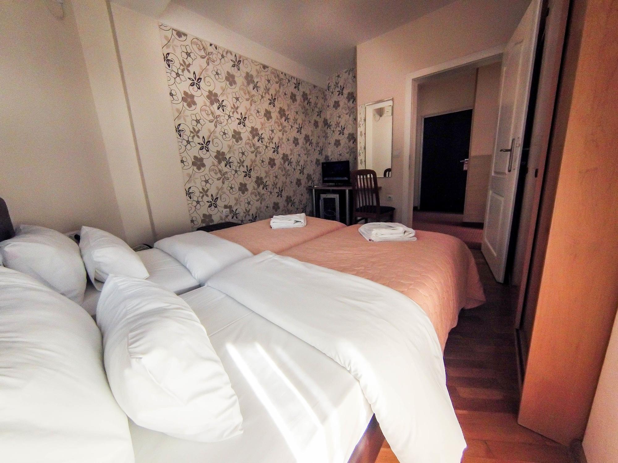 Hotel Orange Inn Szkopje Kültér fotó