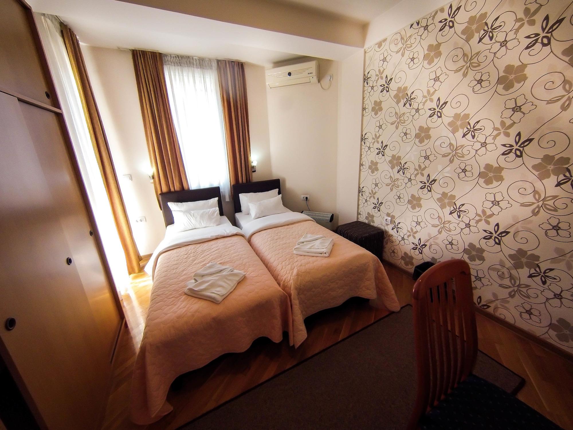 Hotel Orange Inn Szkopje Kültér fotó