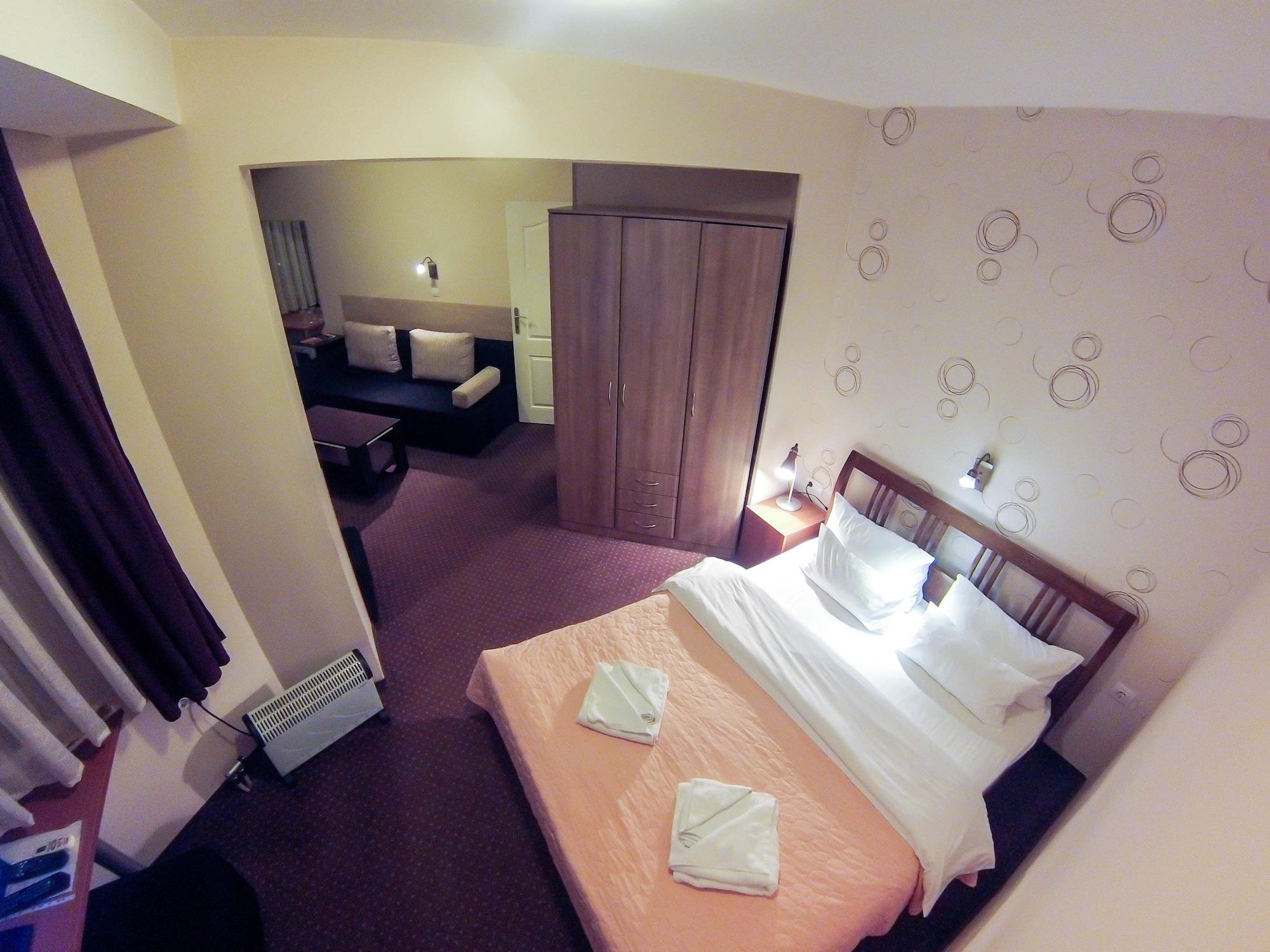 Hotel Orange Inn Szkopje Kültér fotó
