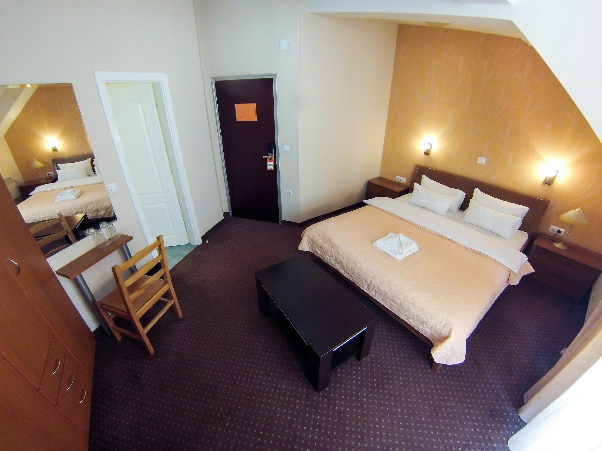 Hotel Orange Inn Szkopje Kültér fotó