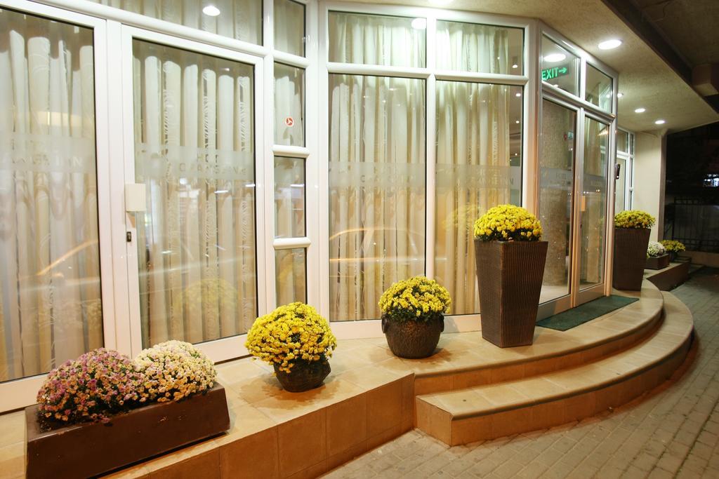 Hotel Orange Inn Szkopje Kültér fotó