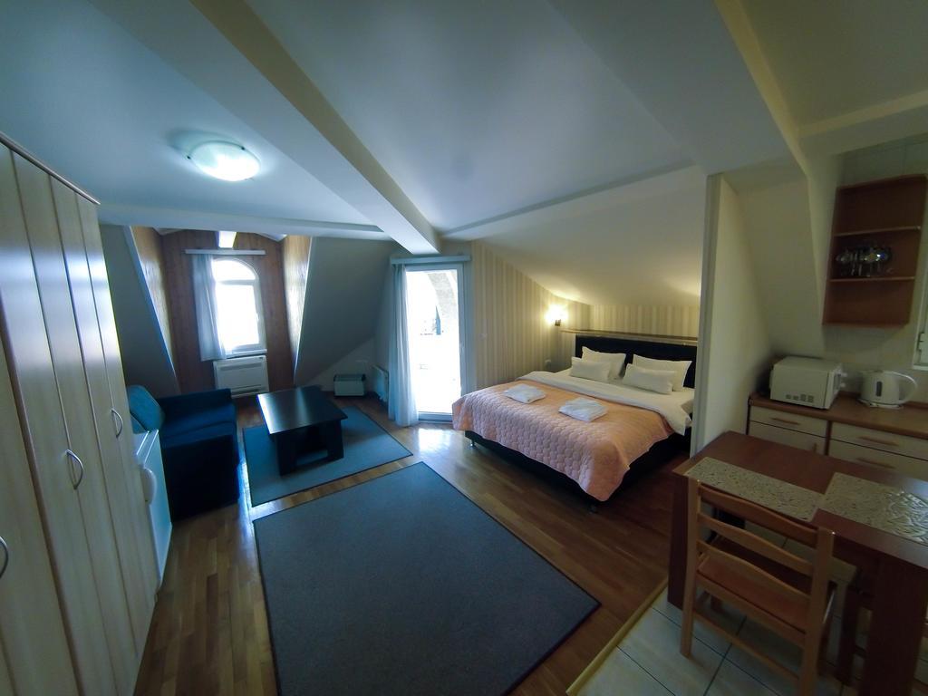 Hotel Orange Inn Szkopje Kültér fotó