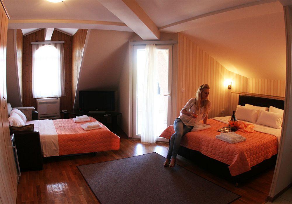 Hotel Orange Inn Szkopje Kültér fotó